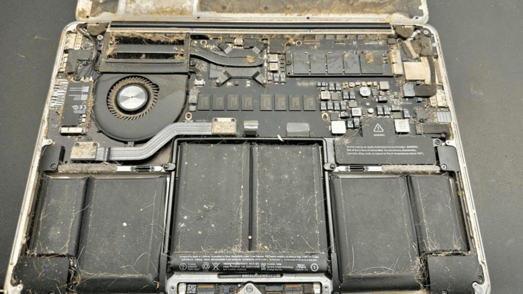 MacBook Cannot On - Due to dirty