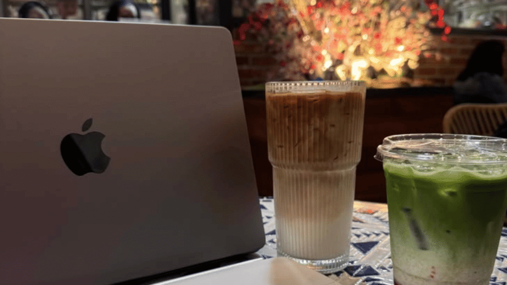 Cafe MacBook Drinks